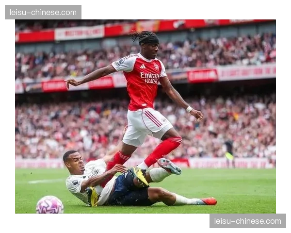 阿森纳遭遇曼城同样逼抢策略，后场组织在高压下陷入困境